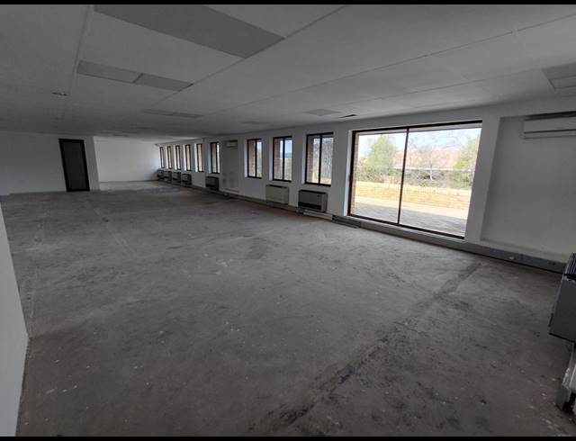 215M² OFFICE TO LET IN VORNA VALLEY